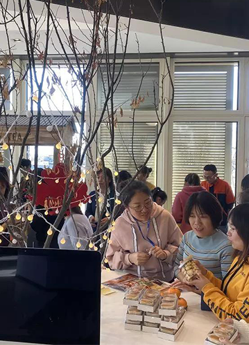 森鷹窗業(yè)感恩節(jié)活動(dòng)回放：“鷹”為有你，心存感恩